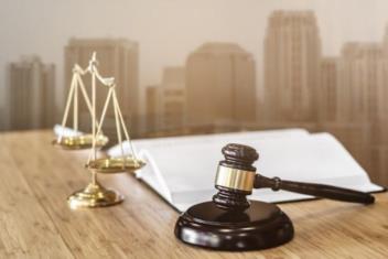 Đặt tên văn phòng công chứng: Không cần tên công chứng viên?