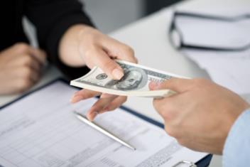 Phí công chứng bằng tốt nghiệp có đắt không?