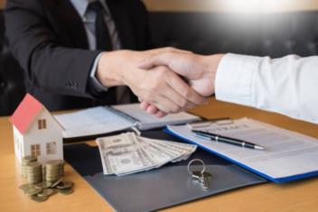 Tìm hiểu Phí công chứng hợp đồng chuyển nhượng quyền sử dụng đất