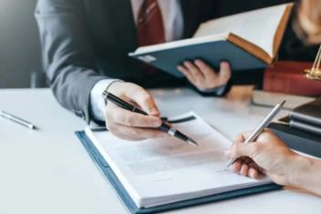 Có cần ghi lý do ủy quyền trong hợp đồng không?