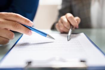 Ủy quyền làm đăng ký tạm trú: Cần giấy tờ gì?