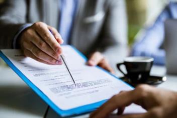 Người cao tuổi ủy quyền lĩnh thay lương hưu ra sao?