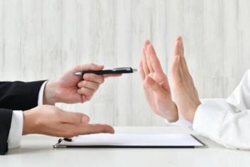 Bị từ chối công chứng mua bán chung cư: Nguyên nhân phổ biến