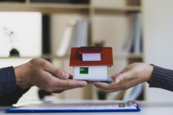 Ủy quyền mua Bất động sản và sang tên sổ đỏ: Các lưu ý quan trọng