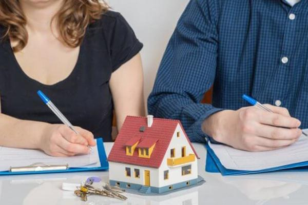 Công chứng mua bán nhà đất có cần giấy đăng ký kết hôn không?