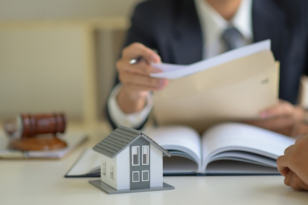 Công chứng mua bán nhà đất khi bên bán mất khả năng hành vi dân sự
