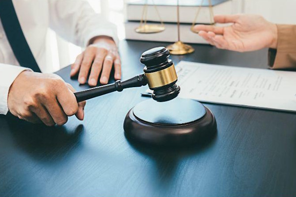 Công chứng mua bán nhà đất khi bên bán là người chưa thành niên