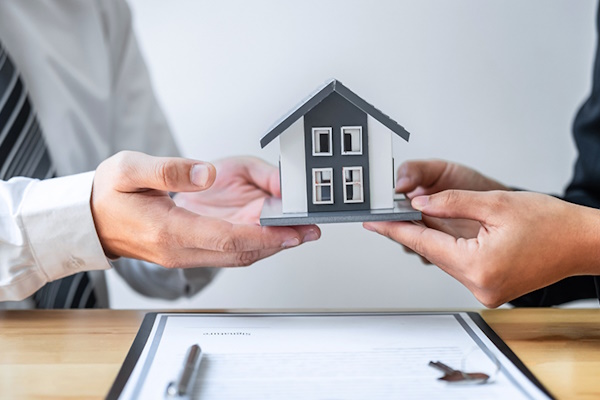 Công chứng mua bán nhà đất khi có chuyển nhượng quyền sử dụng đất