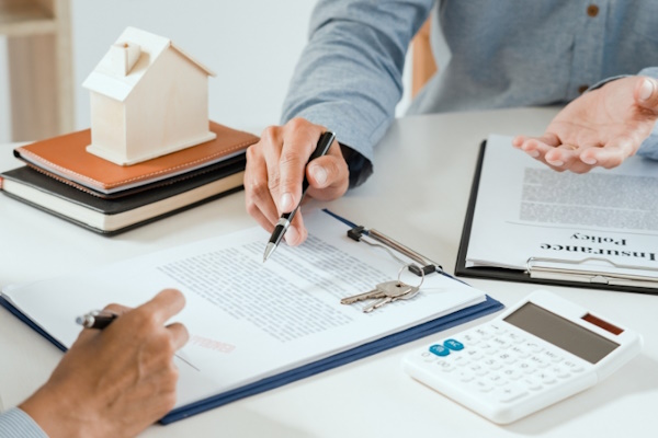 Công chứng mua bán nhà đất khi người đồng sở hữu không đồng ý
