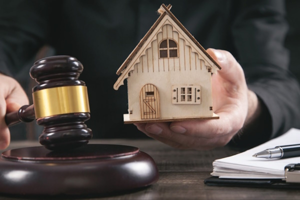 Công chứng mua bán nhà đất trong trường hợp hai bên tranh chấp