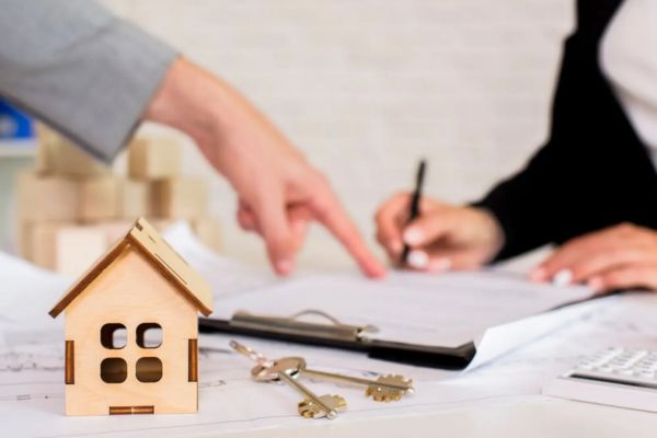 Công chứng Hợp đồng mua bán và Chuyển nhượng nhà đất