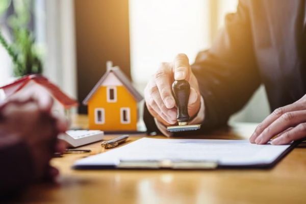 Công chứng hợp đồng tặng cho bất động sản