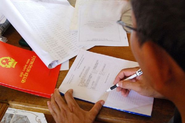 Sang tên sổ đỏ có cần đến sổ hộ khẩu không