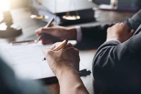 Người được ủy quyền không cần ký vào giấy ủy quyền