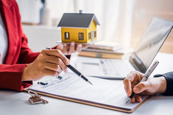 Bán đất bằng hợp đồng ủy quyền